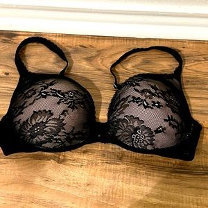 Victoria’s Secret Body by Victoria Push-Up Bra